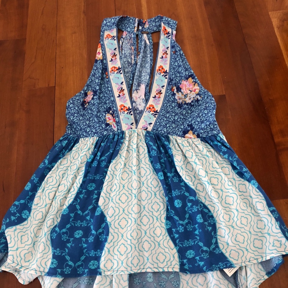 Free people flowy top (never worn)